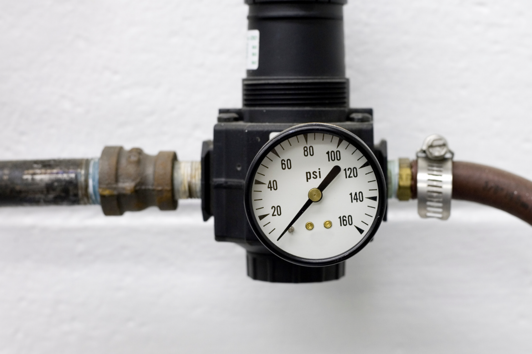 PSI gage on pipes and tubes